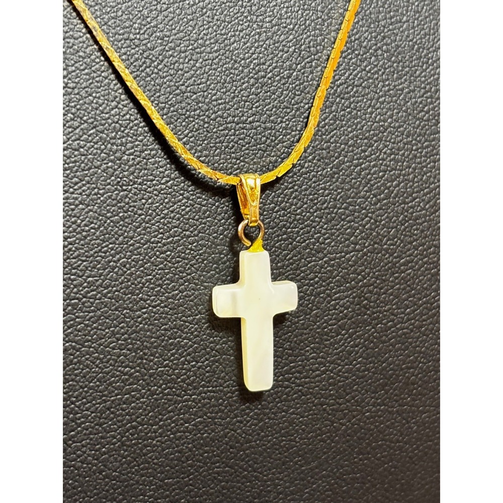 Pendant Necklace Gold Tone Delicate‎ Mother of Pearl Cross